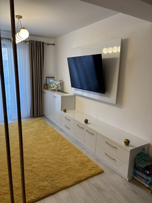 Vand apartament sectorul 5,targ pucheni,2 camere,decomandat,curte