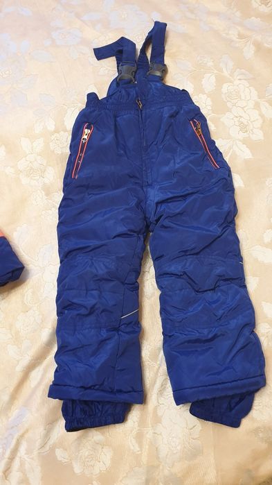 Продам  зимний комбинезон для девочки  2- 4 лет