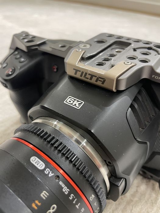 Blackmagic Design Pocket 6K кинокамера
