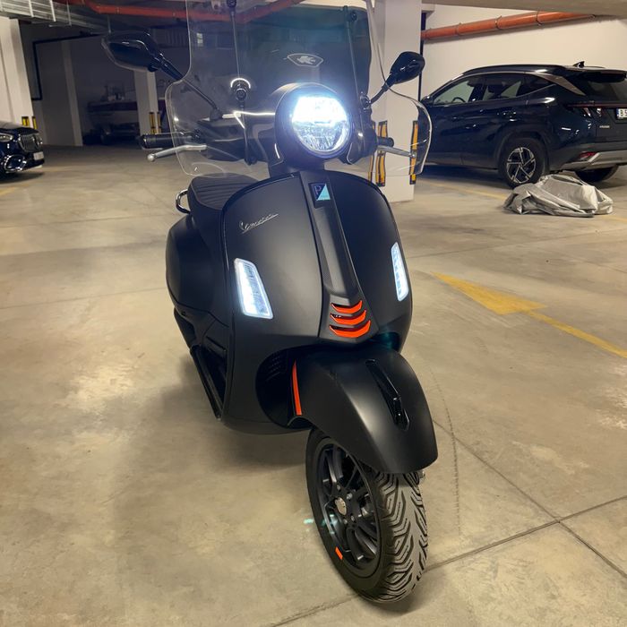 Скутер Vespa 300 GTS