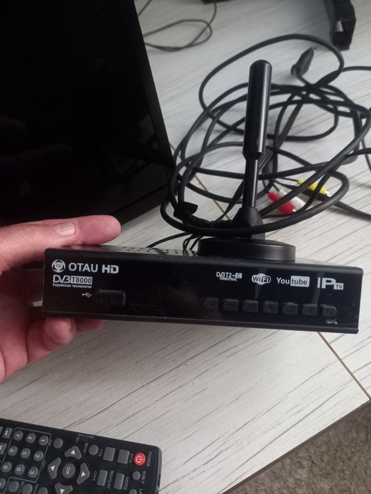 Телевизор Soni +приставка ТВ.