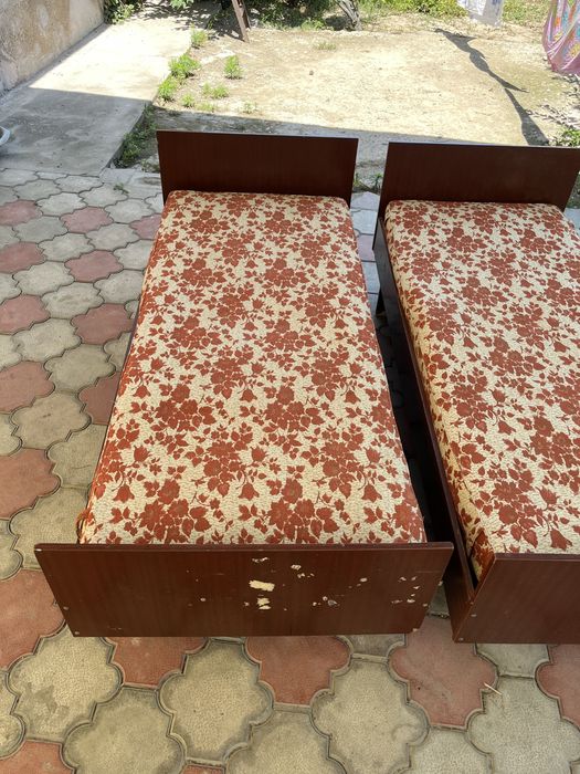 Две кровати. Спальные
