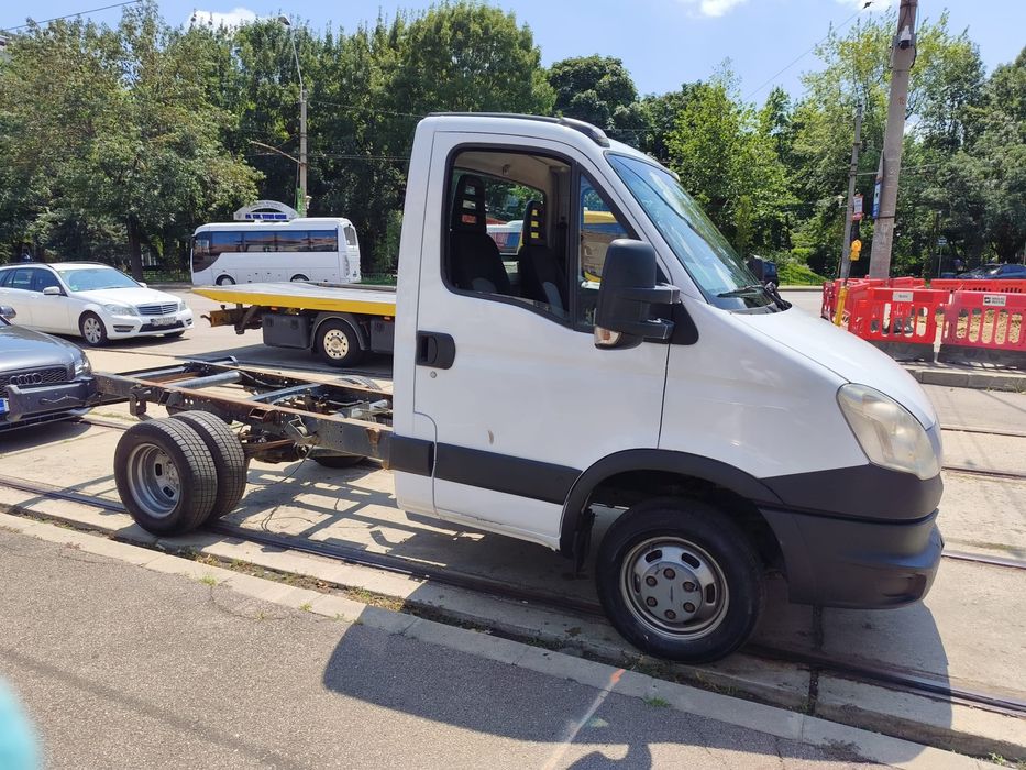 Iveco Daily sasiu 3m (basculabil )
