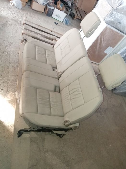 Задний ряд сидений Ленд Крузер 100