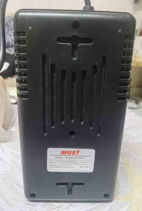 Стабилизатор напрежение MUST M1000