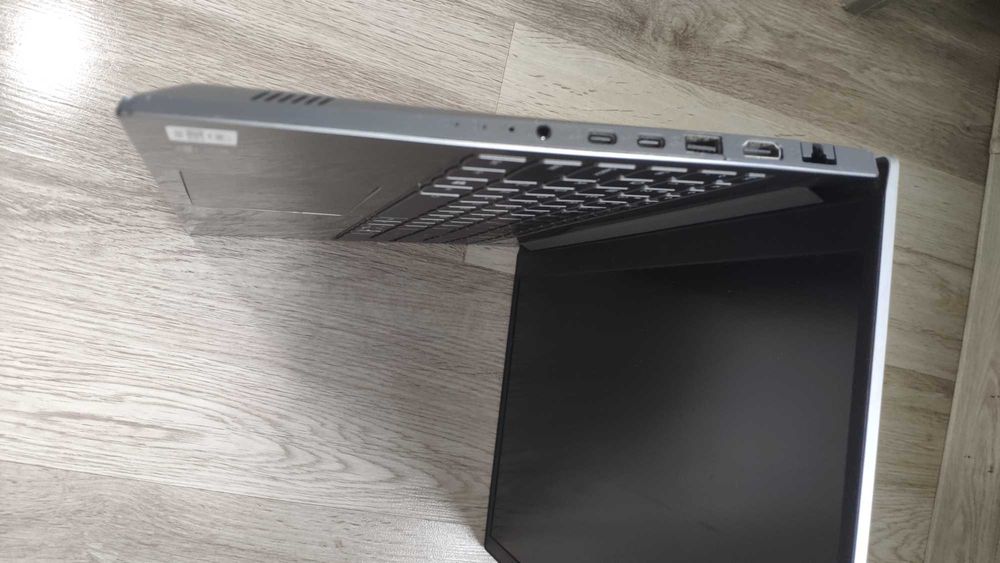 15'6 инчов лаптоп Lenovo ThinkBook Core i5-1035G1 /8GB DDR4/250GB SSD + 500GB HDD