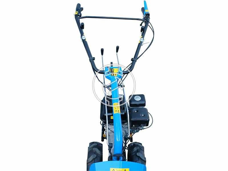 Motocultor cu perie rotativa