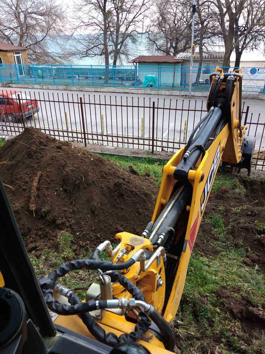 Услуги с комбиниран багер гр. Варна