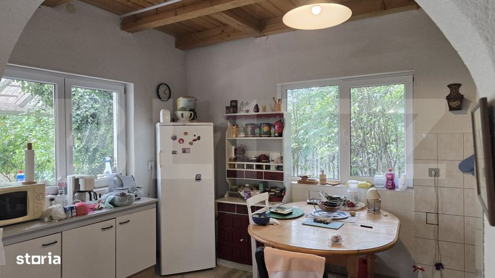 Casa 5 camere , 300 mp;  Teren - 2000 mp . Viile Satu Mare