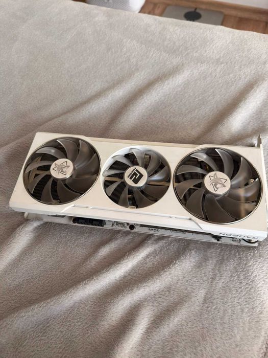Уникална БЯЛА PowerColor RX 6700 XT Hellhound 12GB GDDR6– 3 бройки
