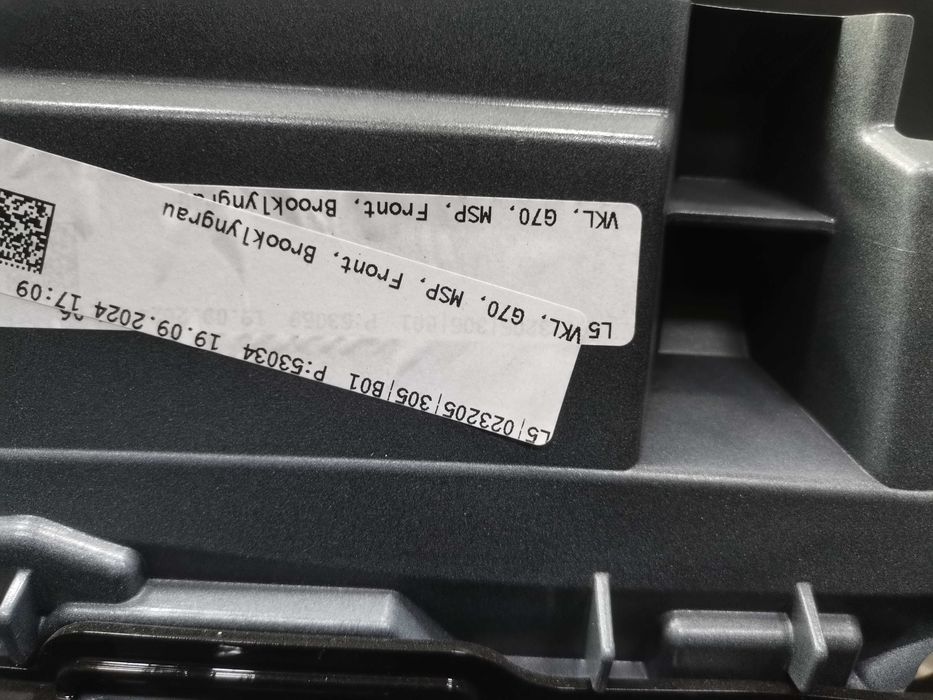 Нова Предна Броня Комплект USA BMW G70 i7 7 M Sport Shadow Paket