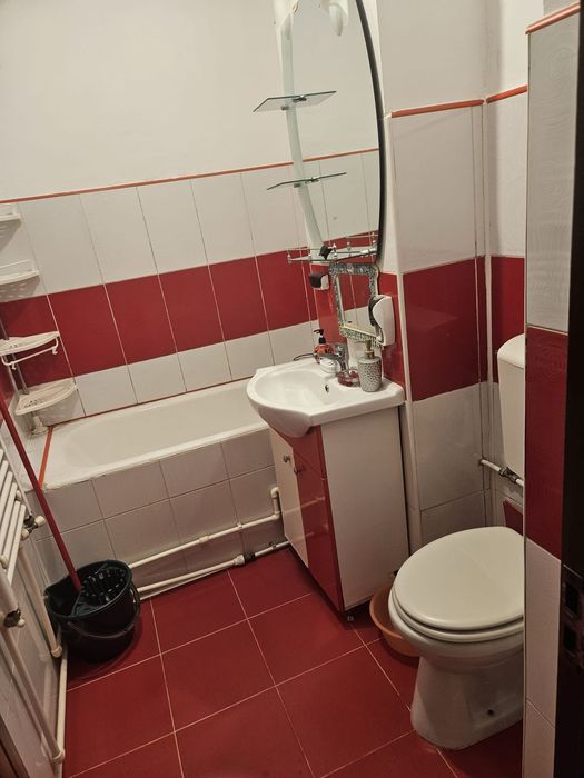 Închiriez apartament 2 camere Balș judetul Olt zona Monument Bl T1 etc 2