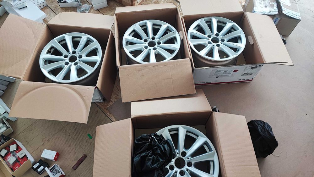 Vand jante originale BMW ''17 stare foarte buna