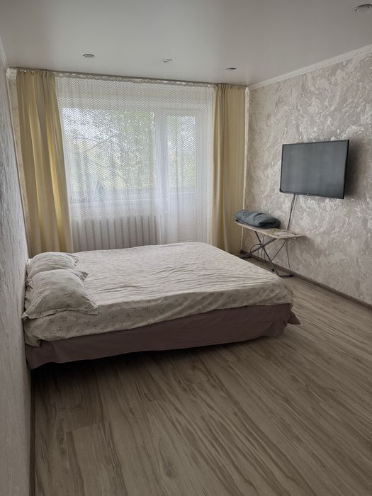 1-комн. кв. 6 мкр 20 дом, сутки 8000, по часам не сдаем
