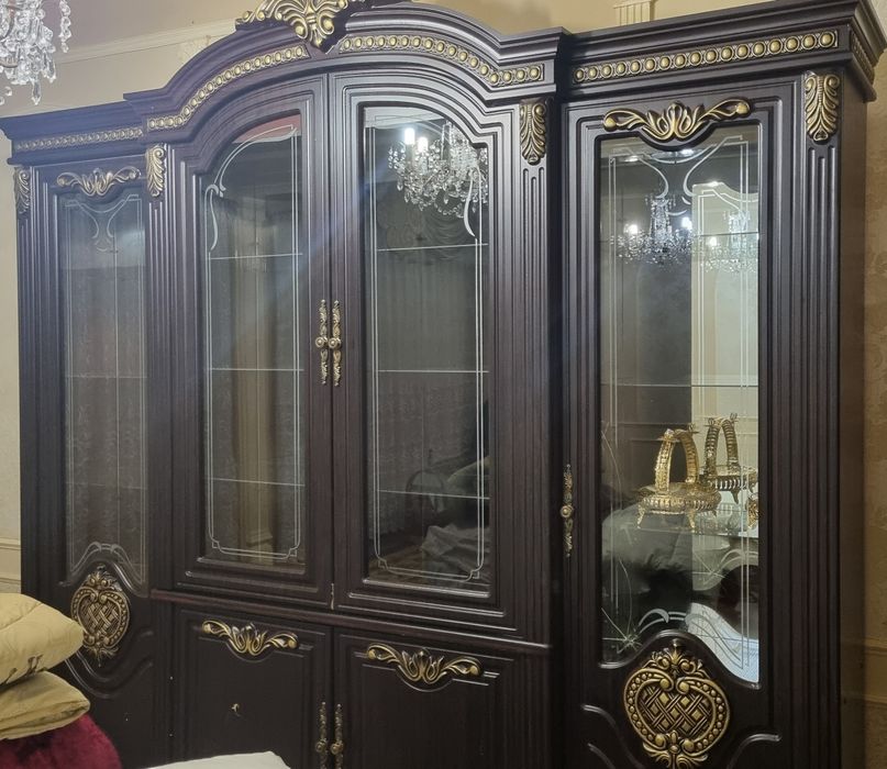 Стенка и комод...