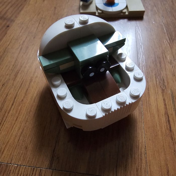 Зглобено оргинално лего.