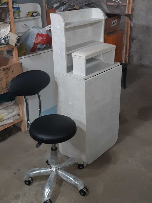 Стол маникюрный для мастеров