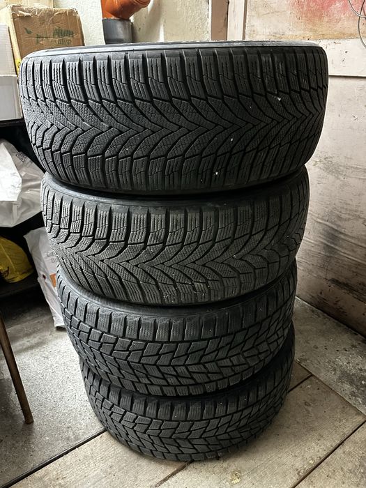 Продавам 4бр Зимни Гуми - 235/50/R18 ; 255/45/R18