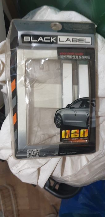 Продам отражатель на передний дверь.