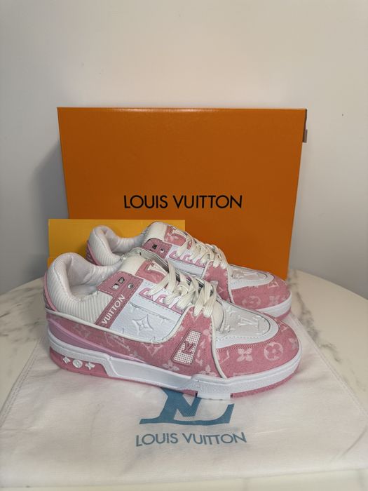 Adidasi L O U I S V U I T T O N  Roz