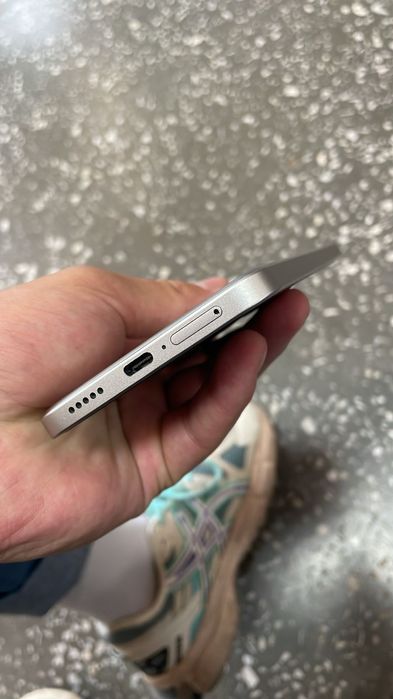 Поко f6 8/256 золотой