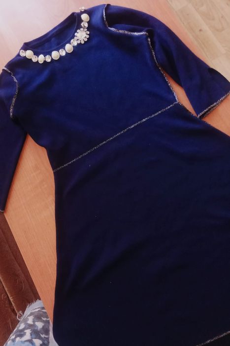 Продам платья новые