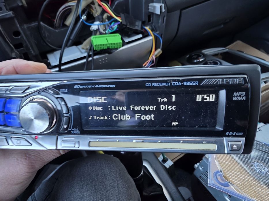 Продавам Alpine cda-9855r