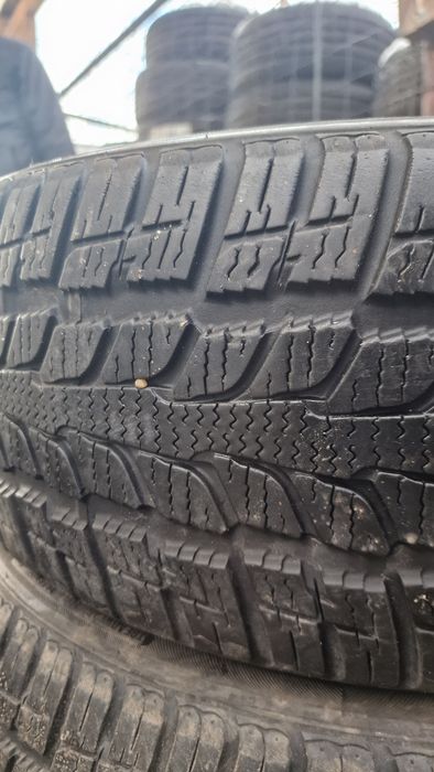 225 45 17 Roadstone 4 anvelope iarna