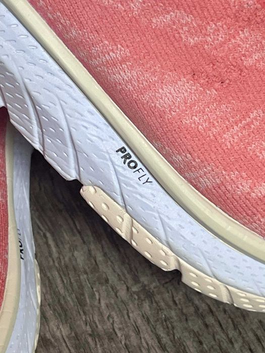 Маратонки Hoka Cavu 3 (розови)