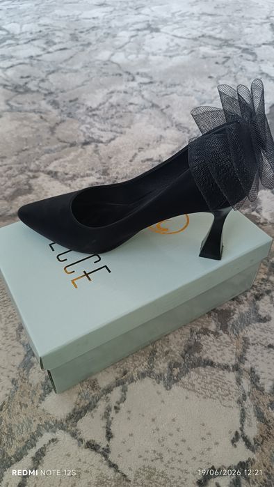 Elegant qora tufli