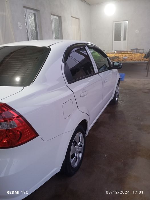 Moshina sotiladi NEXIA 3