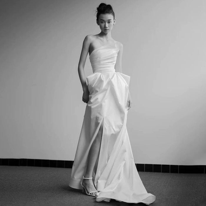 Нова сватбена рокля