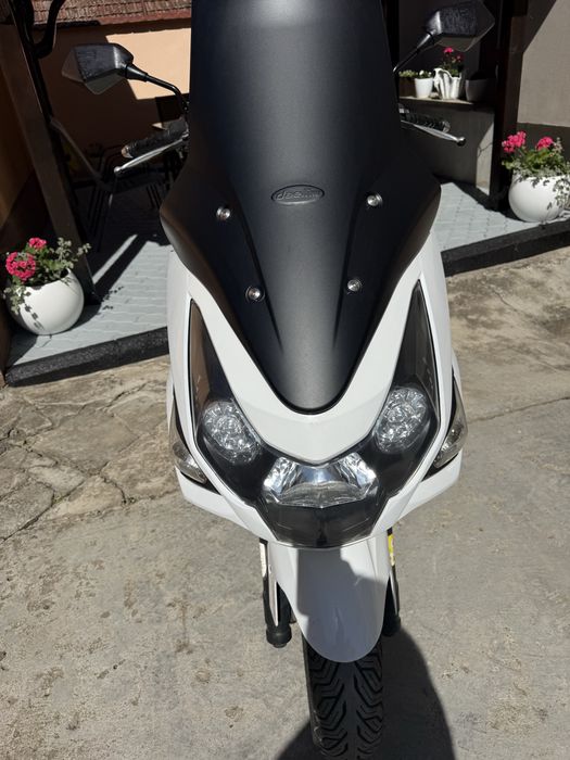 Scuter Daelim SV250R