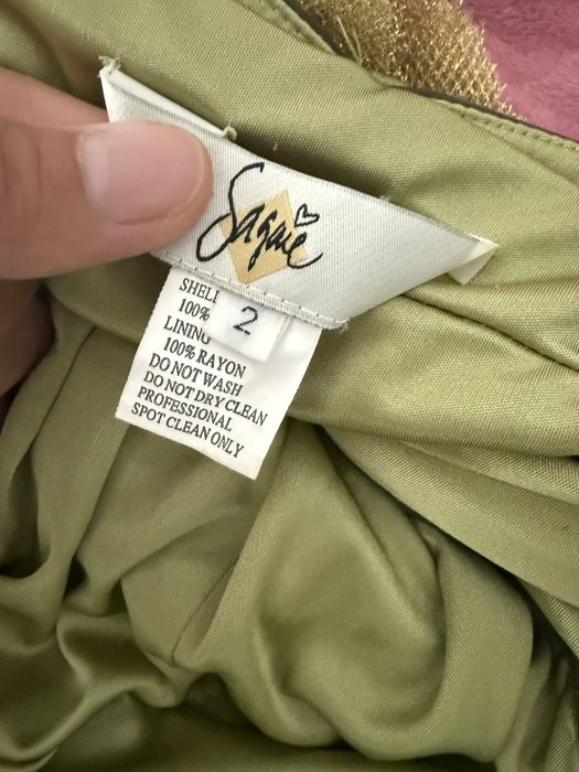 Rochie midi de ocazie/cocktail cu bretea după gât + șal, nuanțe calde