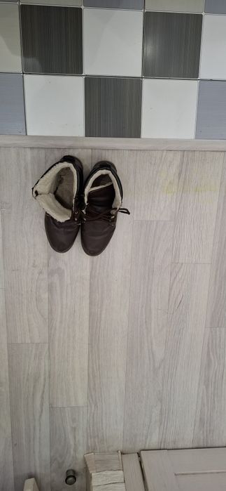 Продам ботинки унисек в отличном состоянии.