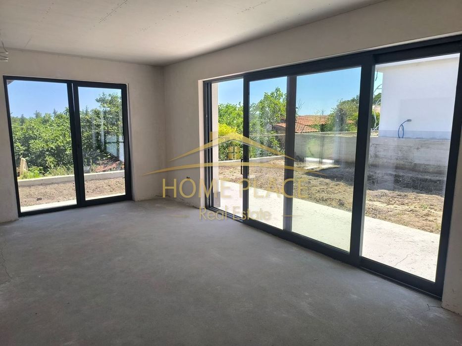 Новопостроена къща в м-т Манастирски рид