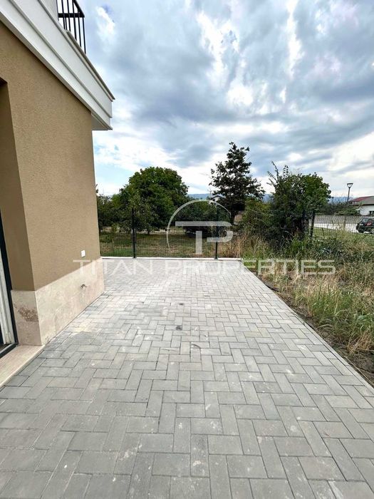 Продава се Тристаен апартамент в Пловдив, Беломорски - 115 кв.м за 1767 €/кв.м - Снимка #8