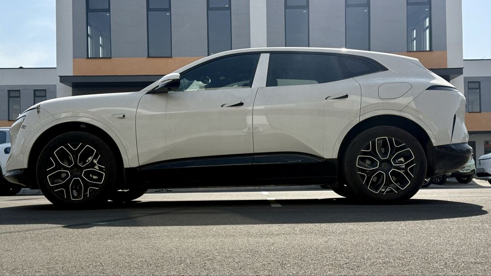 Avatr 07 EV (2026) | 650 km |  343 ot kuchi  82.16 kVt/soat 6,3soniya