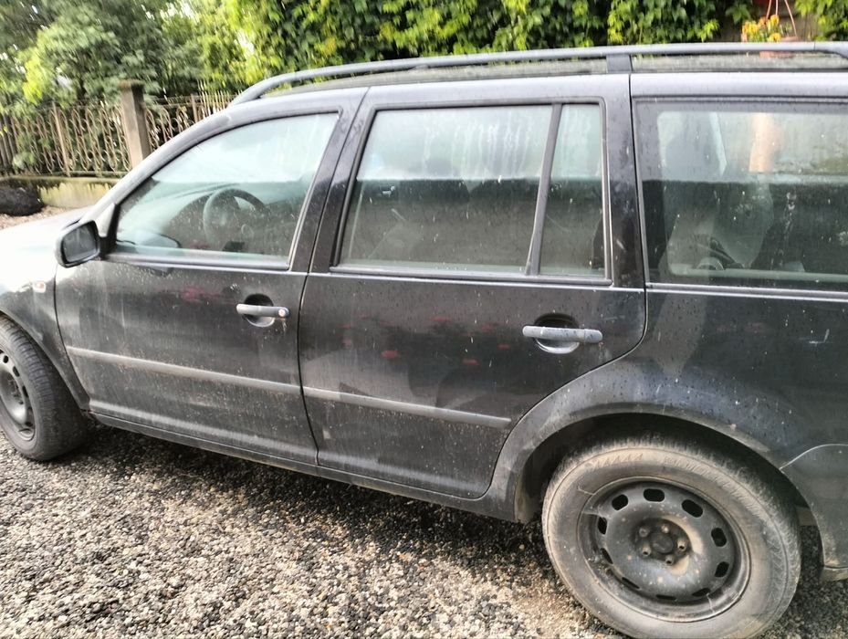 VOLKSWAGEN Golf 2000