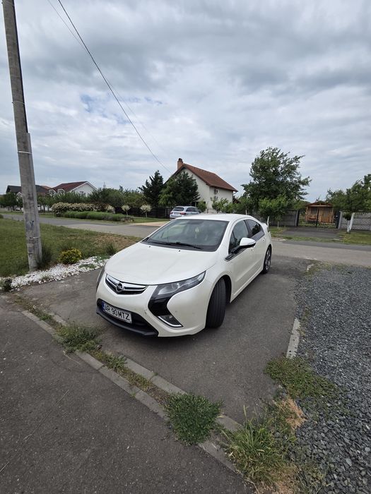 Opel Ampera 2012