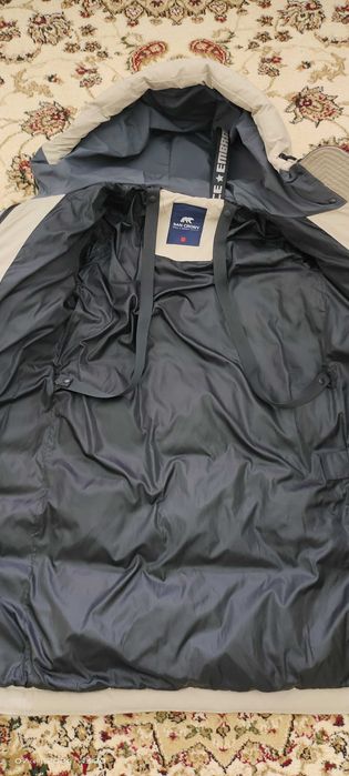 Продам куртку женскую