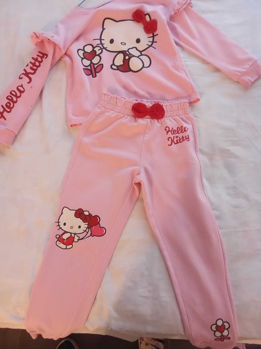 Екипи за момиче 7-8 г., 128 см. -5 евро.