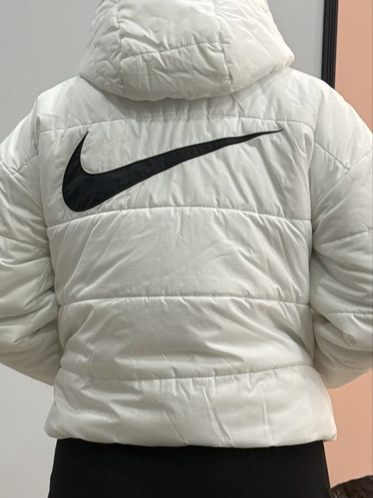 Женская куртка nike