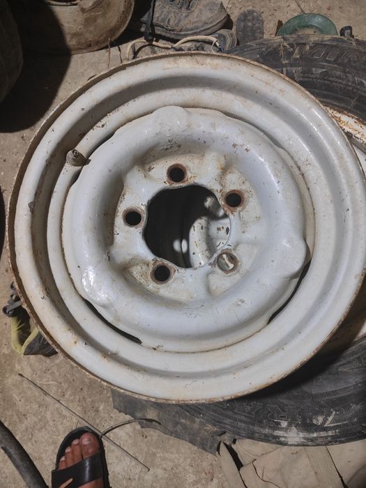 Diska srochna sotiladi