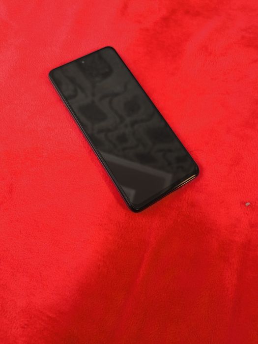 Продам Pocco X3 PRO