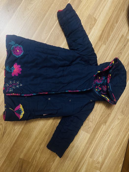 Продам комбенизоны , куртки на девочку.