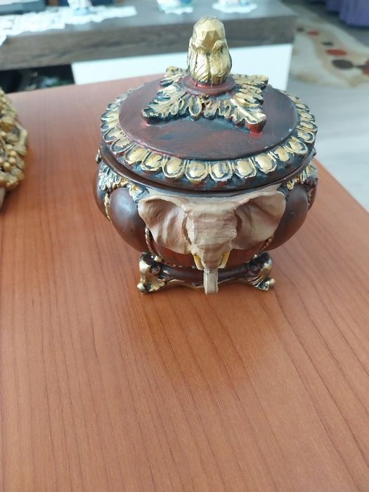 Vind bibelouri vechi