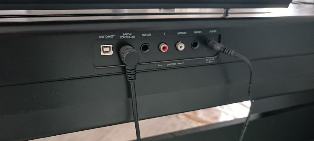 Продам цифровое пианино