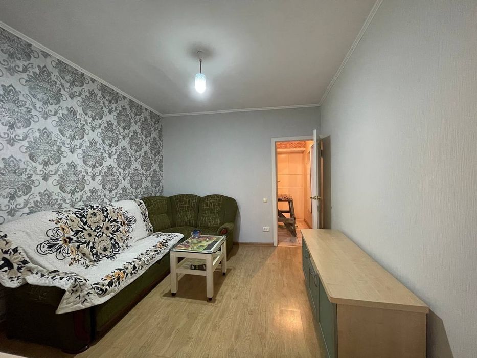 Продается 2-х комнатная квартира. Метро М. Горького. Анор Банк.