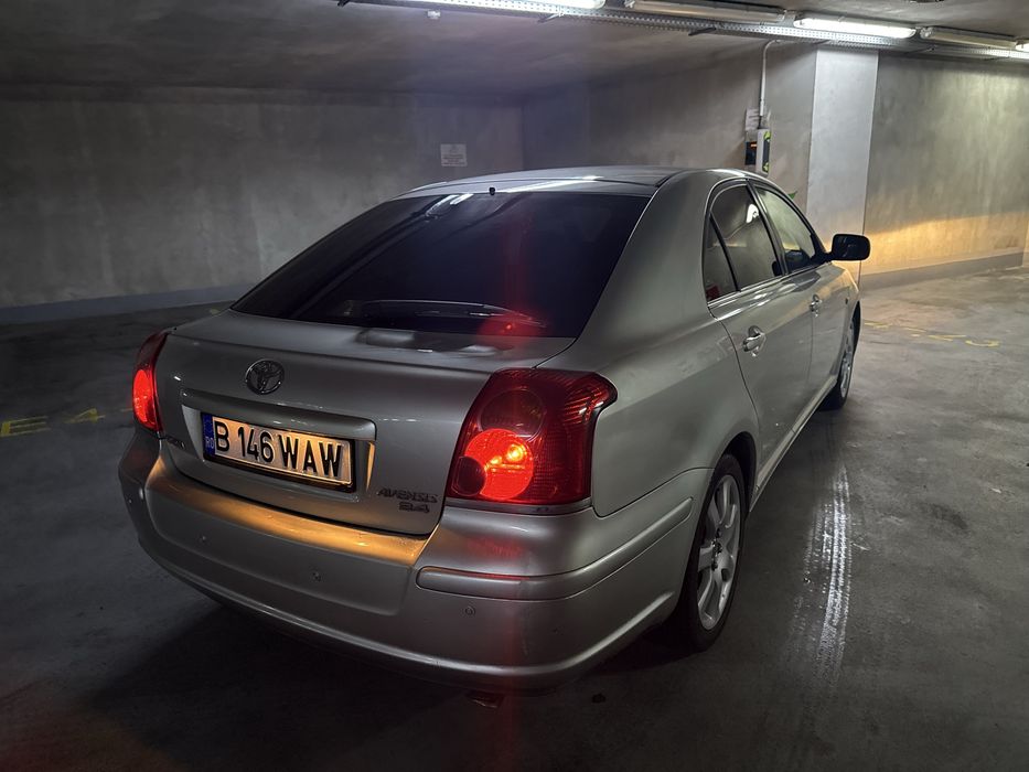 Toyota Avensis  2004